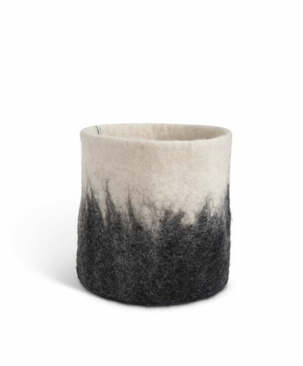 Cache pot en laine feutrée et caoutchouc naturel par Aveva Design Suède