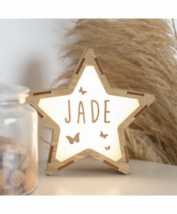 Veilleuse étoile, une lampe personnalisable pour la chambre de bébé.