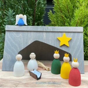 Crèche ou nativité en bois fabriquée en Suède pour un Noël scandinave traditionnel par Spegels