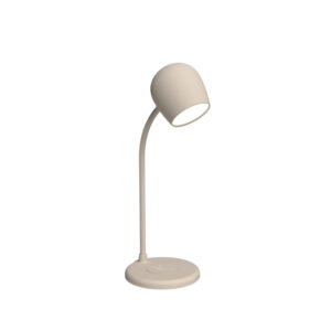 Lampe multifonctions Ellie de Kreafunk. Une lampe de bureau ou de chevet équipée d'un chargeur à induction et d'une enceinte Bluetooth sans fil.