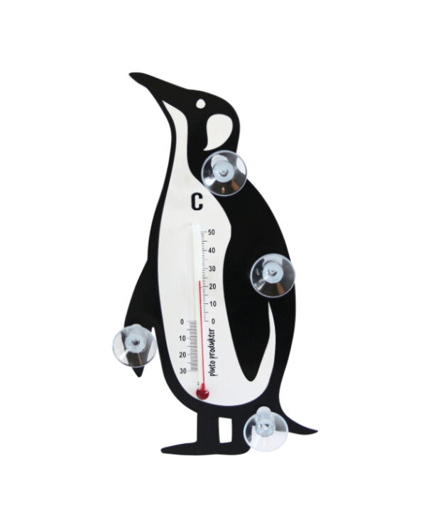 Le thermomètre en forme de pingouin Pluto Produkter s'utilise aussi bien à l'extérieur qu'à l'intérieur.