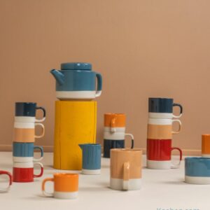 Tasse en grès de la collection Cyl par Kinta por une décoration de table authentique et artisanale.