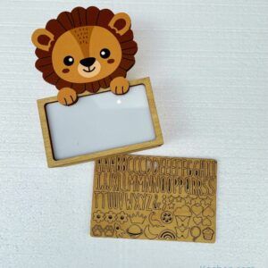 Lampe veilleuse Lion à personnaliser pour décorer une chambre d'enfant ou comme cadeau de naissance. Une création Vintiun