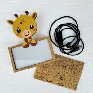 Lampe veilleuse Girafe à personnaliser pour décorer une chambre d'enfant ou comme cadeau de naissance. Une création Vintiun