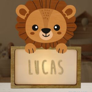 Lampe veilleuse Lion à personnaliser pour décorer une chambre d'enfant ou comme cadeau de naissance. Une création Vintiun