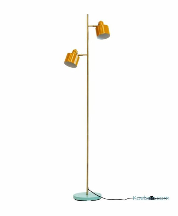 Lampadaire Océan de Dyberg. Un luminaire sur pied à 2 lampes orientables pour éclairer avec style votre intérieur.