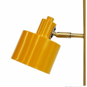Lampadaire Océan de Dyberg. Un luminaire sur pied à 2 lampes orientables pour éclairer avec style votre intérieur.