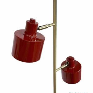 Lampadaire Océan de Dyberg. Un luminaire sur pied à 2 lampes orientables pour éclairer avec style votre intérieur.