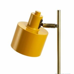Lampe de table Ocean en laiton et métal laqué par Dyberg Larsen. Une lampe design articulée pour léclairer avec style un bureau, le salon ou une chambre.