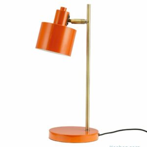 Lampe de table Ocean en laiton et métal laqué par Dyberg Larsen. Une lampe design articulée pour léclairer avec style un bureau, le salon ou une chambre.