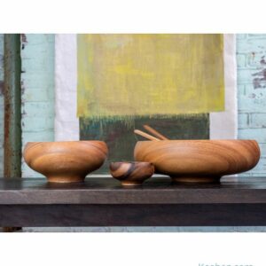 Inspiré par l'esthétique du design japonnais, la collection Cepa de Kinta est réalisé en bois d'acacia massif. Bol , saladier ou coupe à fruits l'artisanat et la nature s'invite à votre table.