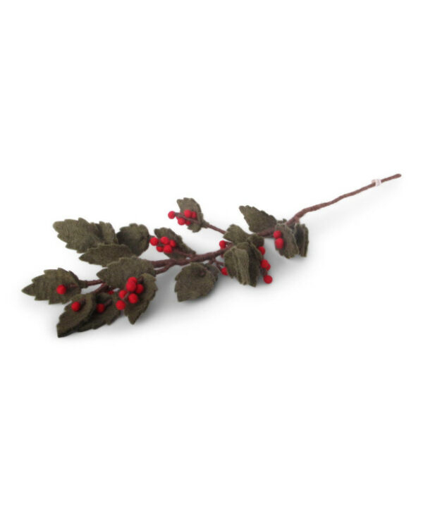 Branche de houx en laine bouillie par Gry and Sif pour une décoration de Noël toute douce.