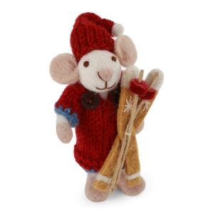 Cette petite souris blanche et féminine est toute emmitouflée dans sa robe rouge, prête pour une aventure de ski en vacances ! Une charmante amie festive.