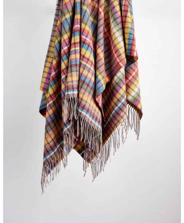 Plaid Century Donegal tissé par Avoca dans un moulin au coeur de l'Irlande, vieux de plus de 300 ans.