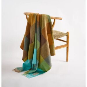 Plaid en laine vierge d'agneau modèle Mahon, tissé en Irlande par Avoca et sélectionné par Koeben boutique de décoration à Bordeaux