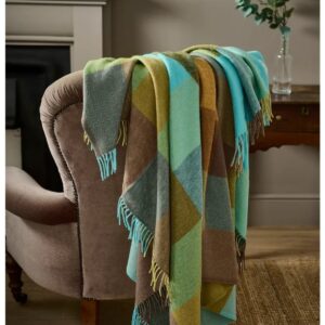 Plaid en laine vierge d'agneau modèle Mahon, tissé en Irlande par Avoca et sélectionné par Koeben boutique de décoration à Bordeaux