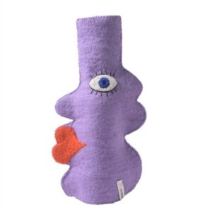 Vase face, couvre-bouteille en laine bouillie d'Aveva. Un accessoire qui transforme n'importe qu'elle bouteille en un vase plein d'humour.