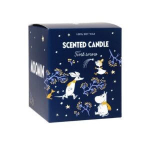 Bougie Moomin First Snow, une douce odeur de fraîcheurs qui vous rend joyeux comme une bataille de boules de neige. Un produit Pluto Produkter qui fait vivre l'oeuvre de Tovr Jansson.