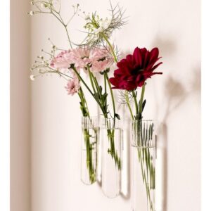 Vase mural aimanté design. Vase tube en verre incolore ou coloré par Walleaf pour une décoration florale murale originale.